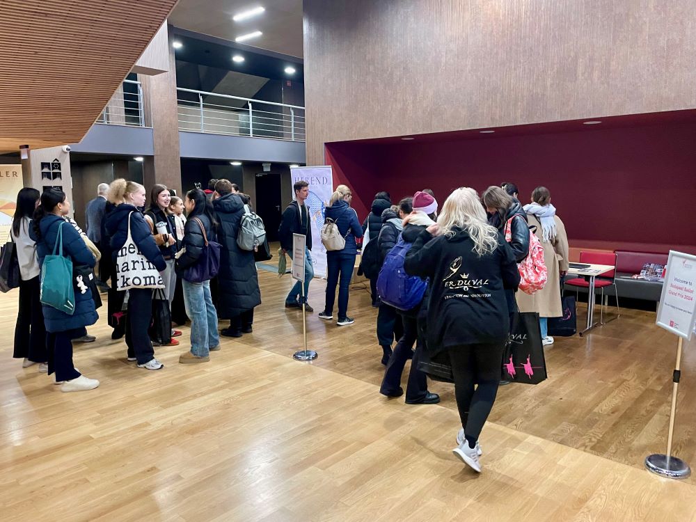 ImportedPhoto.753702291.887018